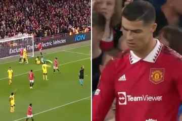 Beobachten Sie, wie das tobende Ass von Man Utd, Ronaldo, mit einem Ball in die Menge schießt, nachdem das Tor ausgeschlossen wurde