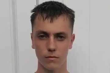 Junge, 14, angeklagt wegen Mordes an Teenager, 14, in der Nähe eines Parks erstochen