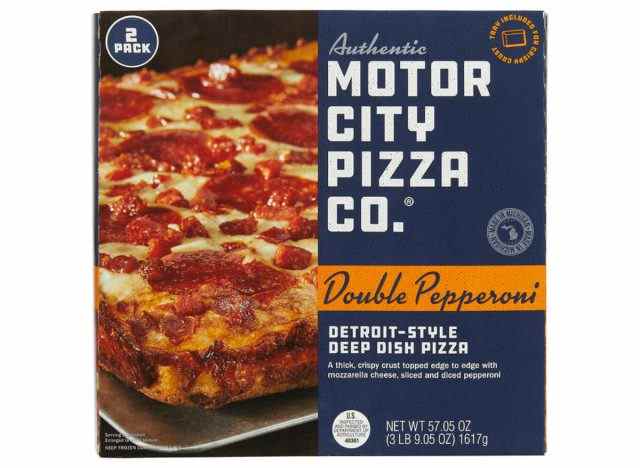 authentische motor city pizza co.  doppelte Peperoni Deep Dish Pizza im Detroit-Stil