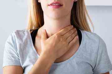 Die 4 Anzeichen dafür, dass Ihre Halsschmerzen etwas Ernstes sind und wann Sie einen Hausarzt aufsuchen müssen
