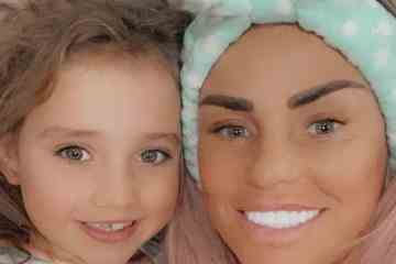 Katie Price hat sich für ein Bild von Tochter Bunny in einem vollen Gesicht aus Make-up geschämt