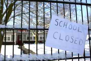 Finden Sie heraus, ob die Schule Ihres Kindes HEUTE wegen des eisigen Wetters in Großbritannien geschlossen ist