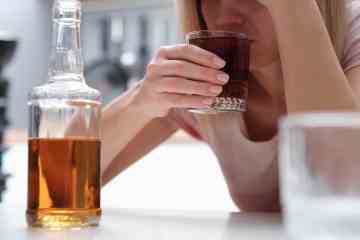 Covid-Lockdowns lösten eine Rekordzahl von Todesfällen im Zusammenhang mit Alkohol aus 
