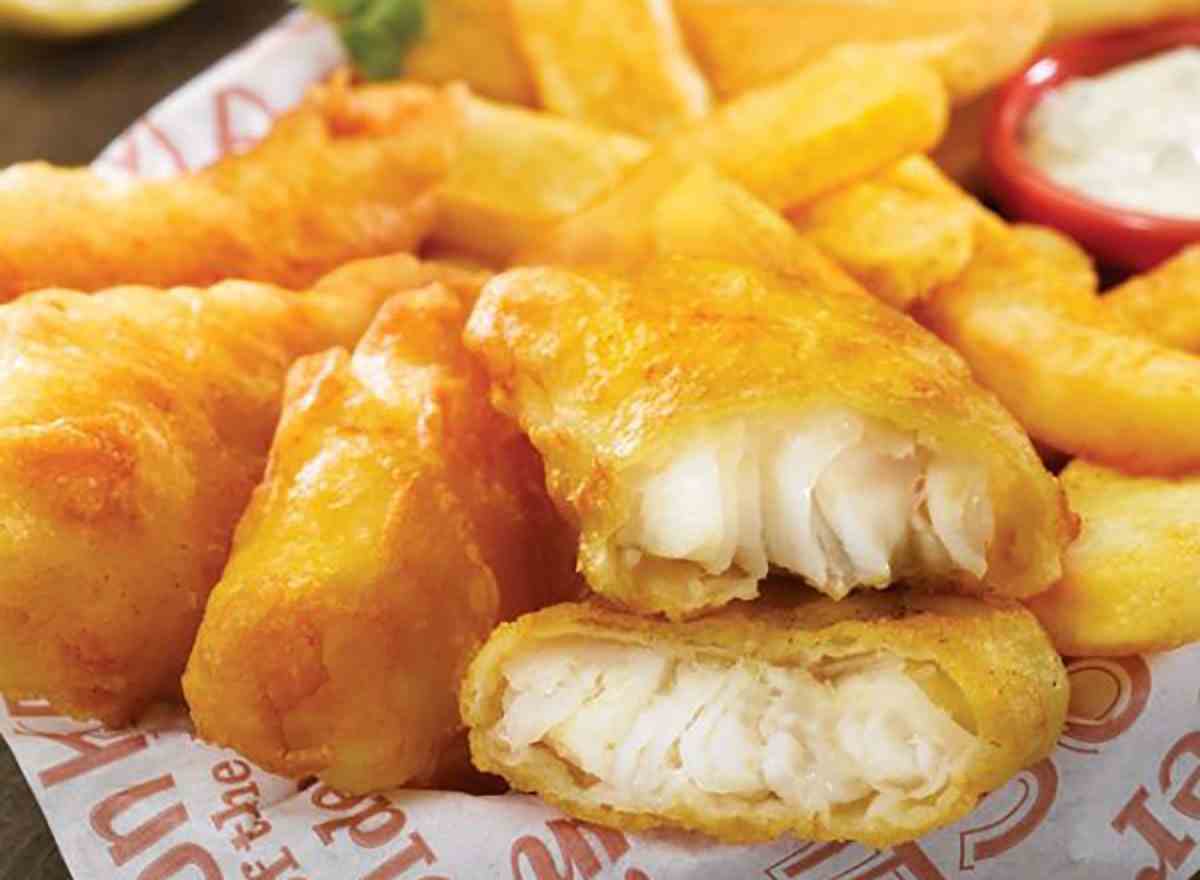 Red Robin Arctic Cod Fish and Chips Korb