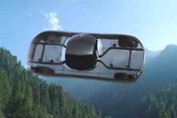 Das unglaubliche fliegende Auto im Wert von 270.000 £ kann auf der Straße fahren und abheben, um den Verkehr zu überspringen