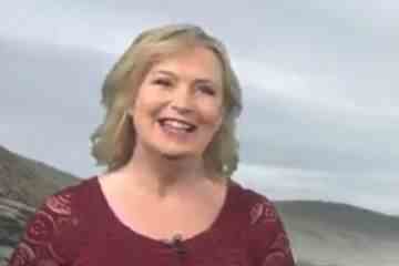 Carol Kirkwood von BBC Breakfast verzaubert die Fans in einem „sexy“ figurbetonten Kleid