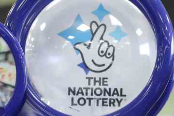 Riesiger Lotto-Jackpot in Höhe von 4 Millionen Pfund, der als glücklicher Ticketinhaber den Preis erhält