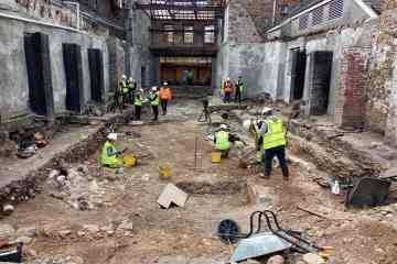 Massengrab mit 300 Skeletten unter ehemaligem Kaufhaus in Wales gefunden