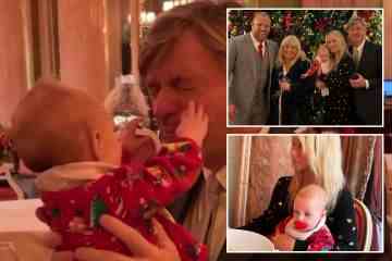 Richard Madeley liebt die entzückende Baby-Enkelin Bodhi in einem süßen Weihnachtsmoment