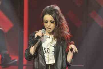 Cher Lloyd sieht Welten entfernt von ihren X-Factor-Tagen in einem atemberaubenden neuen Schnappschuss aus