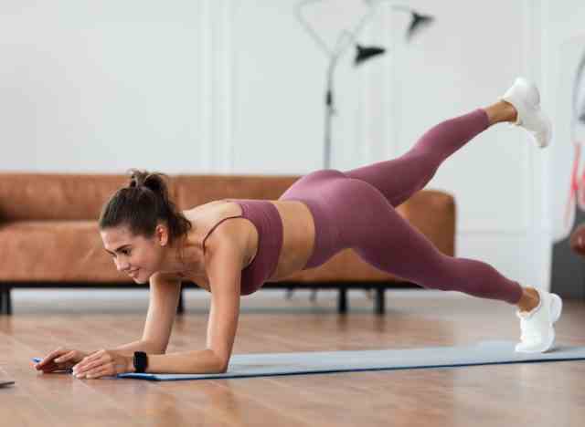 Planke Beinheben Übung