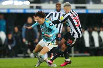 Guimaraes wurde wegen eines schockierenden Ausfallschritts im Carabao Cup-Halbfinale gegen Southampton in Newcastle vom Platz gestellt