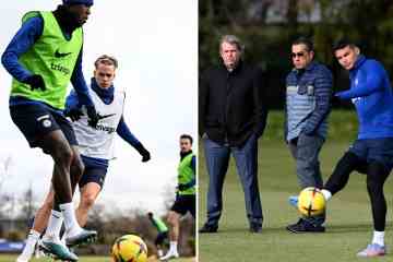 Die Chelsea-Chefs beobachten die Transfers im Januar im Training … aber keine Spur von Fernandez