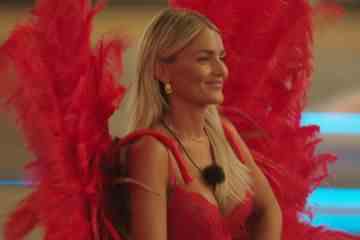 Love Island-Fans lieben es, wenn das neue Mädchen Claudia Fogarty die Villa mit Strip rockt