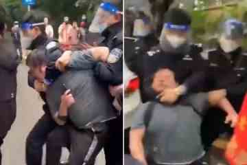 Moment, in dem ein chinesischer Anti-Lockdown-Demonstrant festgenommen wird – dann von einer wütenden Menge BEFREIT wird