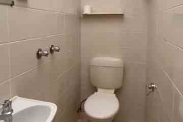 Das bizarre Badezimmer der Mietwohnung wurde als „Hygiene-Katastrophe“ bezeichnet … können Sie erkennen, warum?