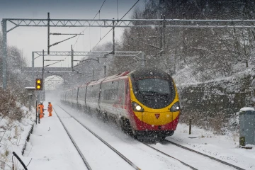 Können Sie eine Entschädigung verlangen, wenn Ihr Flug oder Zug durch Schnee beeinträchtigt wurde?