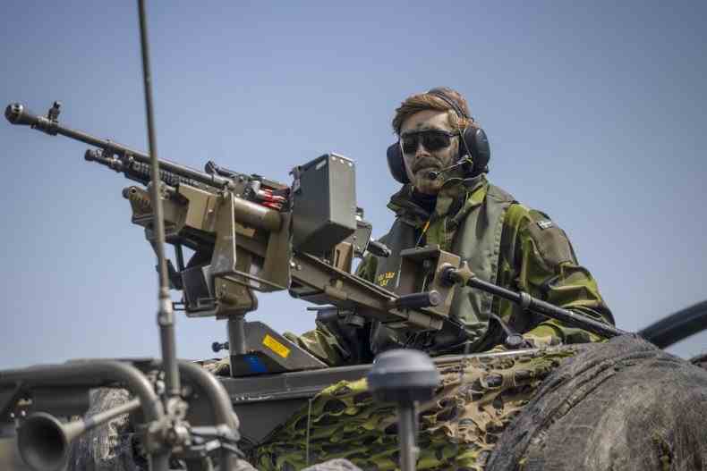 Schwedischer NATO-Soldat übt Ostsee