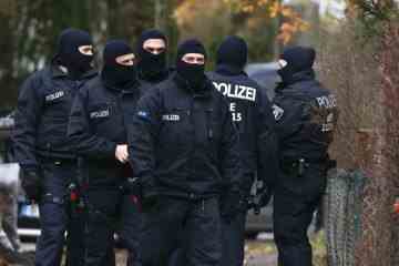 Polizist bei Razzia auf rechtsextreme deutsche Putschisten erschossen, die Aristokraten unterstützen