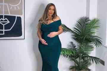 Holly Hagan wiegt ihren wachsenden Babybauch vor der Geburt in einem glamourösen, hautengen Kleid
