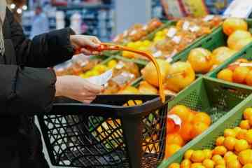 Vollständige Liste der Supermärkte, die die Kaufbeschränkungen streichen, da die Obst- und Gemüseknappheit nachlässt