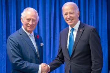 Joe Biden „wird NICHT an der Krönung von Charles teilnehmen und plant, die Einladung abzulehnen“