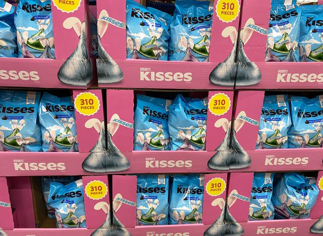 Hershey's Kisses Easter Candy Packages zum Verkauf in einem Sam's Club 