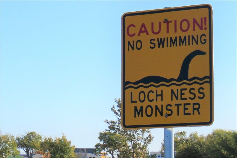 Monsterzeichen von Loch Ness