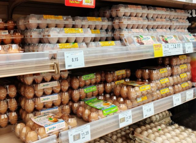 Eier Lebensmittelgeschäft Regale