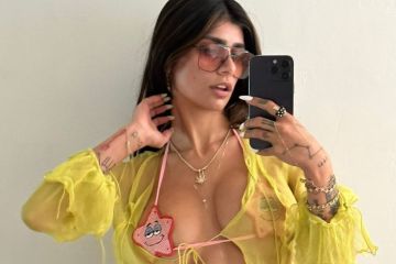 Ex-Pornostar Mia Khalifa nicht wiederzuerkennen in Erinnerungsfoto von „Erstkommunion“