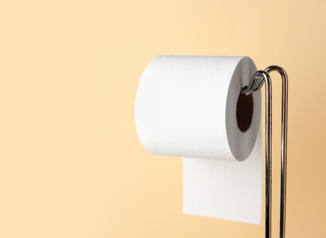 toilettenpapier badezimmerkonzept
