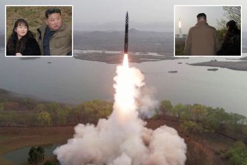 Moment Kim Jong-un nimmt seine Tochter mit, um den Start einer neuen ballistischen Rakete zu sehen