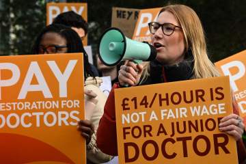 Warnung an Millionen, da der NHS mit Feiertagen und Streiks 10 Tage im Chaos steht