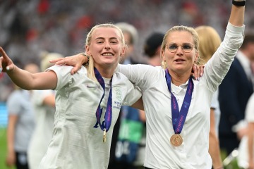 Englands Trainer Wiegman wurde nach dem EM-Triumph zum UEFA-Frauentrainer des Jahres gekürt  