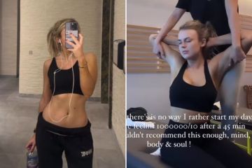 Tallia Storm zeigt ihre durchtrainierten Bauchmuskeln in Sport-BH und Leggings in einem Fitnessstudio-Selfie
