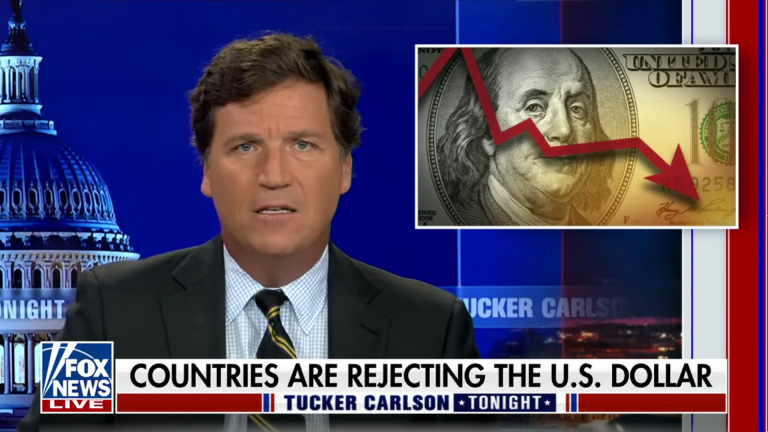 Tucker Carlson macht die jüngsten De-Dollarisierungsbewegungen auf russische Sanktionen und die Bewaffnung des US-Dollars zurückzuführen
