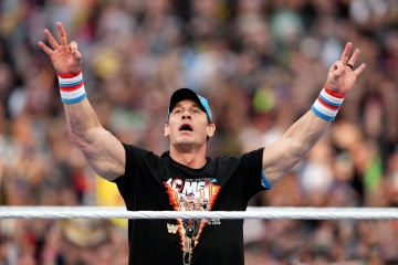 John Cena deutet an, dass er nach der Niederlage von SHOCK WrestleMania gegen Theory NICHT in den Ruhestand geht
