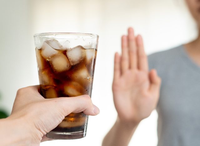 Sag Nein zum Soda-Konzept, wie man Zucker zur Gewichtsreduktion ausschneidet