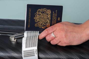 Frau reiste weinend ab, nachdem ihr wegen eines einfachen Passfehlers ein Flugverbot auferlegt wurde