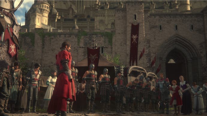 König und eine Menschenmenge in einem Schlossbereich in Final Fantasy 16