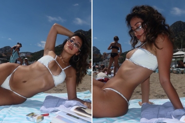 Allis atemberaubender Witzbold Cindy Kimberly brutzelt am Strand in einem winzigen weißen Bikini