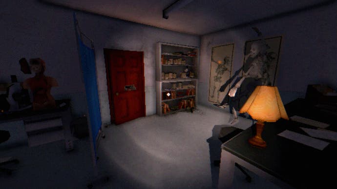 Der Screenshot der Tartarus Key-Rezension zeigt eine Szene in einem Krankenzimmer mit einem medizinischen Skelettmodell, einigen Diagrammen, Büchern und Gläsern