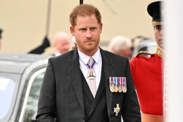 Alle sagen dasselbe über den Anzug, den Prinz Harry bei der Krönung trug