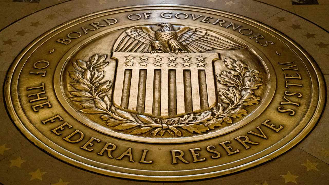 Die Fed gibt bekannt, dass 722 Banken unrealisierte Verluste von über 50 % des Kapitals gemeldet haben, während die US-Bankenkrise eskaliert