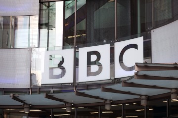 BBC bestätigt den Neustart des legendären Moderators für Gladiators und es sind schlechte Nachrichten für ITV