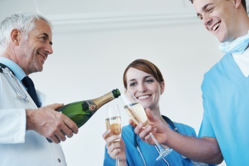 Die Gewerkschaft der Krankenschwestern verbietet Gratis-Alkohol bei der jährlichen Party, um unzüchtiges Verhalten zu unterbinden