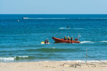Polizisten werden beschuldigt, „wilde Spekulationen“ über die Untersuchung der Strandtragödie in Bournemouth angeheizt zu haben