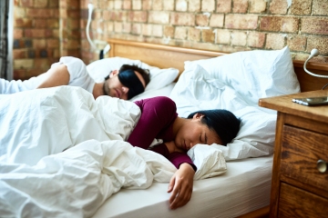 Den Leuten wird gerade erst klar, was DIESES Schlafzucken wirklich ist – und wie man es stoppen kann