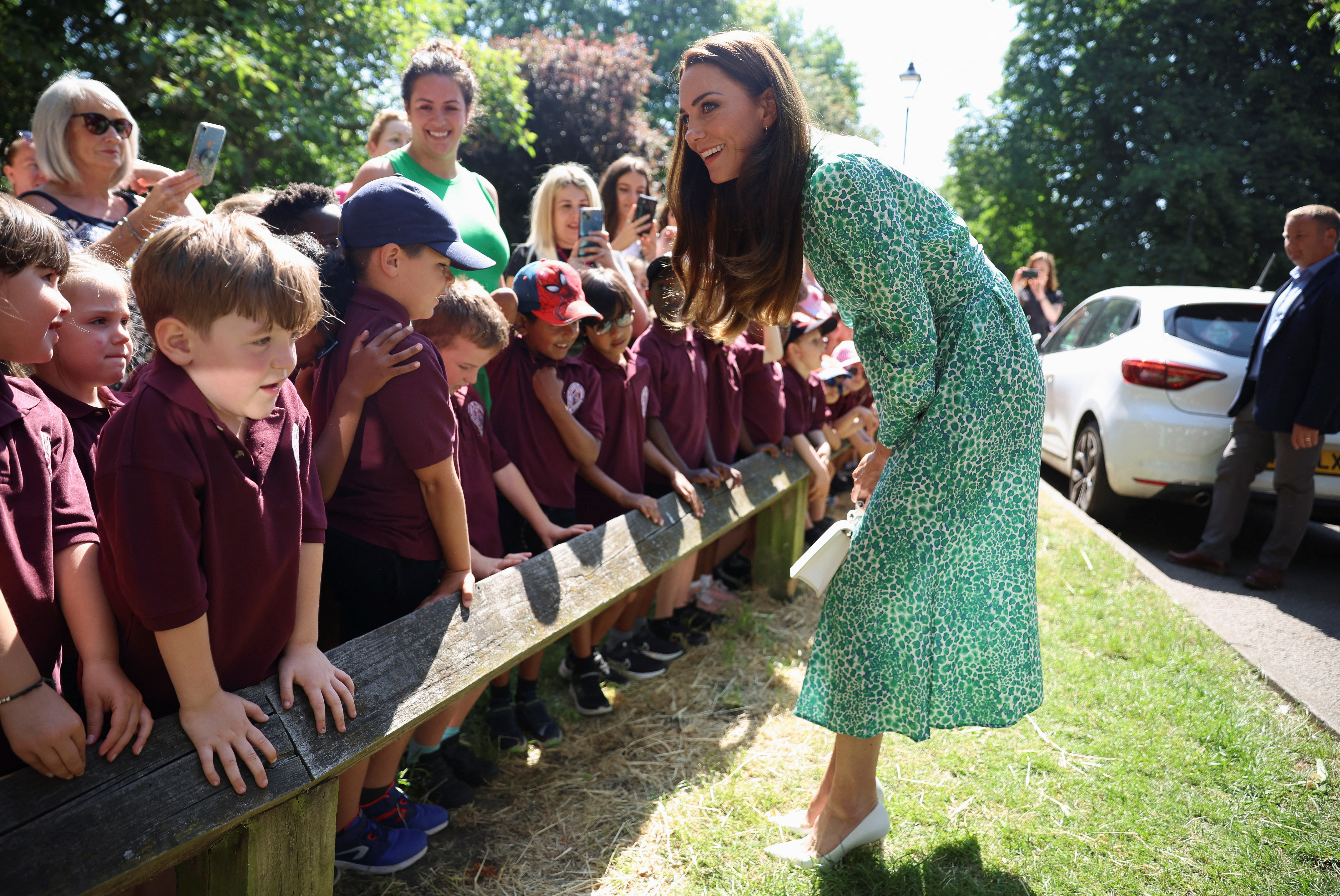 Die Prinzessin von Wales unterhielt sich während ihres Besuchs mit Schulkindern