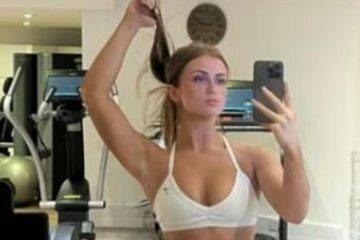 Maisie Smith zeigt ihren unglaublichen Fitnessstudio-Körper in einem Sport-BH und Leggings-Selfie